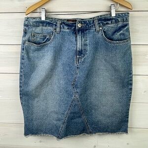 LEE One True Fit Denim Blue Denim Jeans Skirt Distressed Hem Juniors Size 13/14